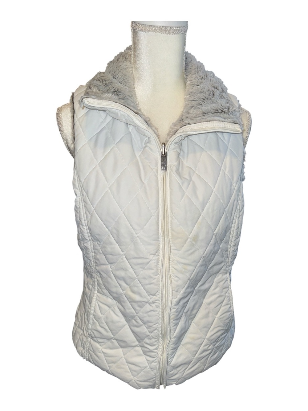 Weatherproof Reversible White Quilted Faux-Fur Lined Vest #158